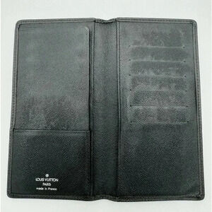 LOUIS VUITTON Taiga leather mens wallet